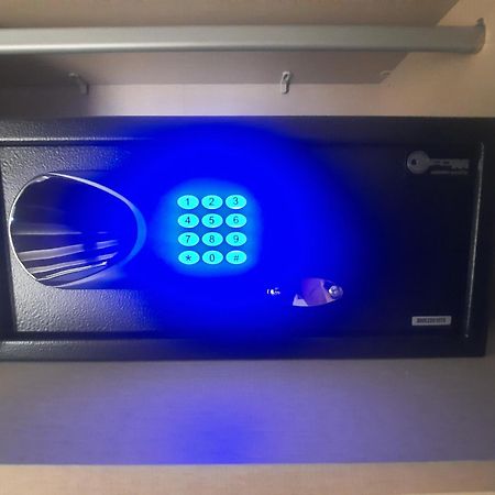 Apartman Lux-Besplatno Koriscenje Zasebne Garaze سريمسكا ميتروفيكا المظهر الخارجي الصورة