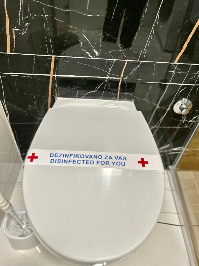 Apartman Lux-Besplatno Koriscenje Zasebne Garaze سريمسكا ميتروفيكا المظهر الخارجي الصورة